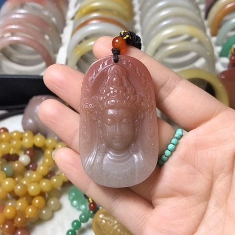 石英质玉未镶嵌颈饰