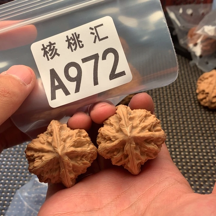 吊坠文玩核桃承粗粗筋