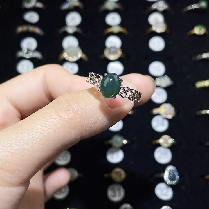 翡翠未镶嵌戒指戒指