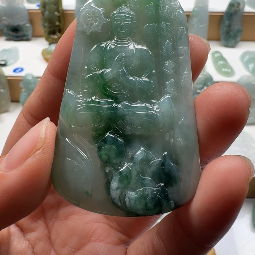 翡翠未镶嵌颈饰翡翠