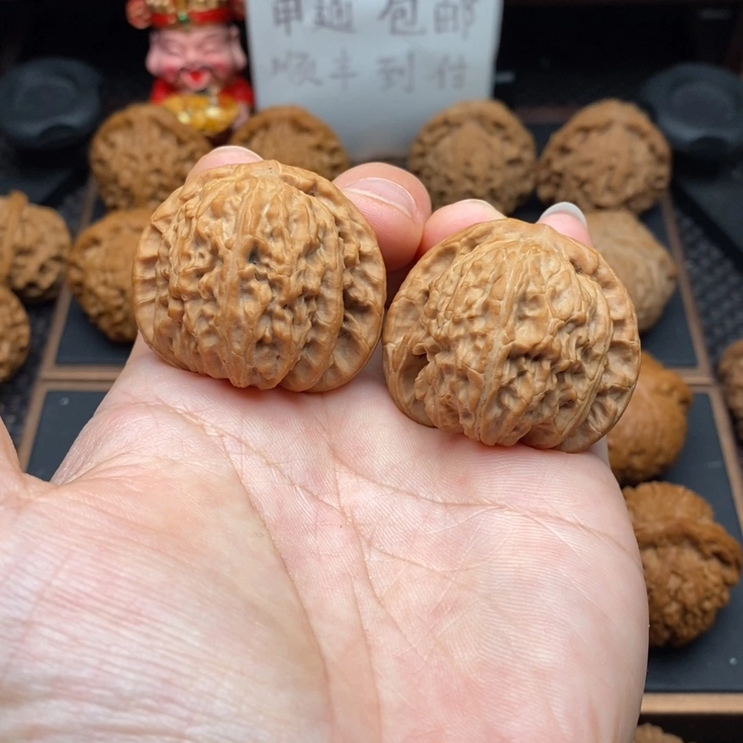 文玩核桃把件全品白狮子40尺