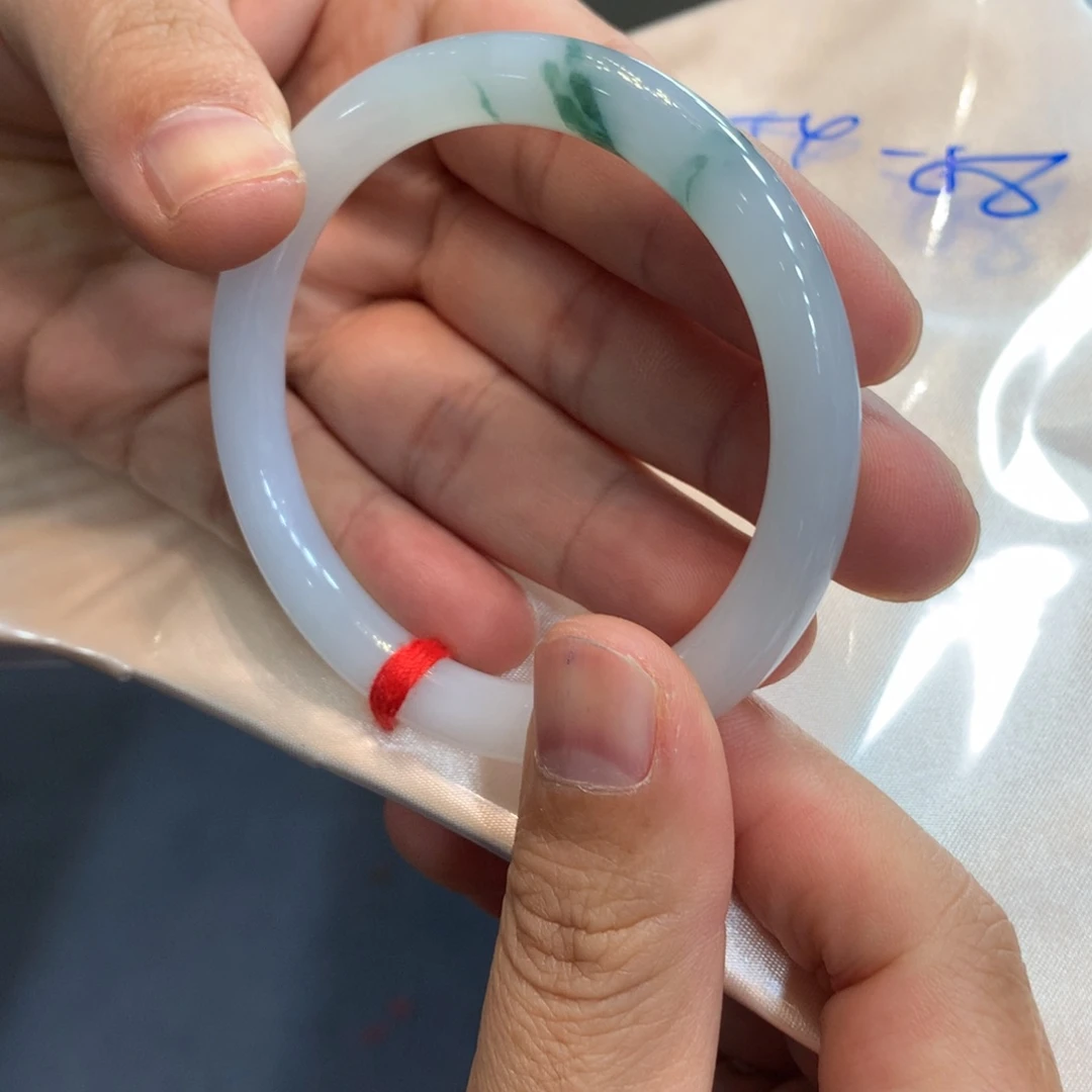 翡翠未镶嵌手镯手镯