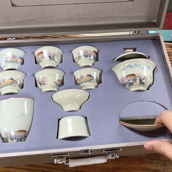 孤品茶具套装等。