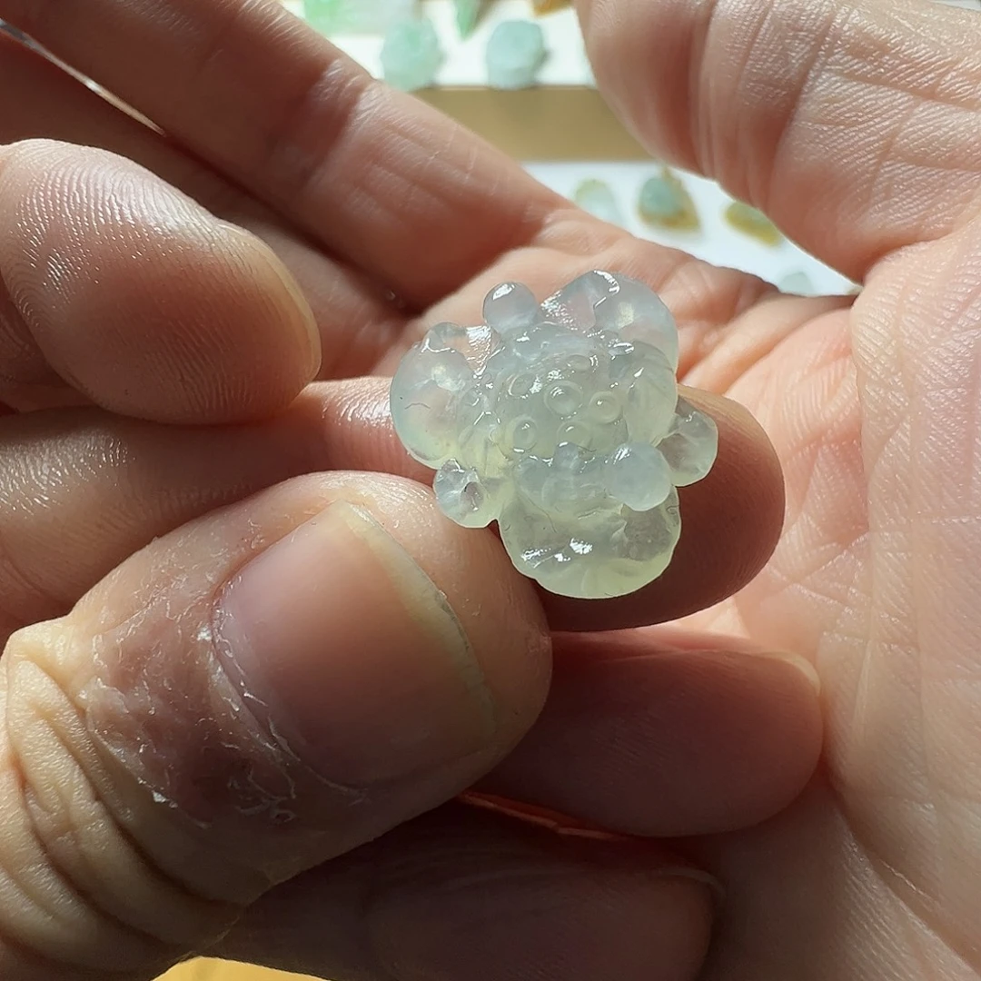 定制翡翠未镶嵌荷花