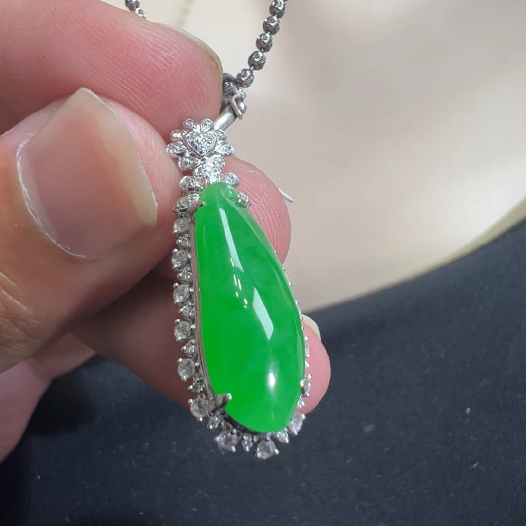 吊坠(不含链)18K金镶嵌翡翠