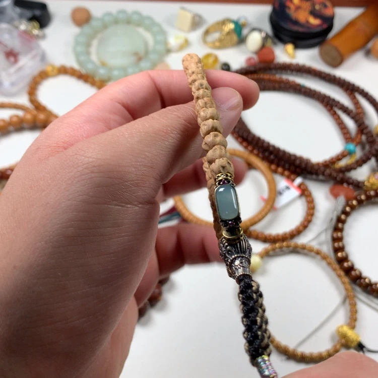 【闪购商品】柏香籽/百香籽吊坠。。。。。。。。。。。。