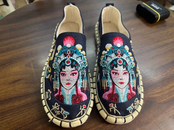 脸谱花旦国朝民族风布鞋复古港风老北京布鞋绣花国潮风中国风平底