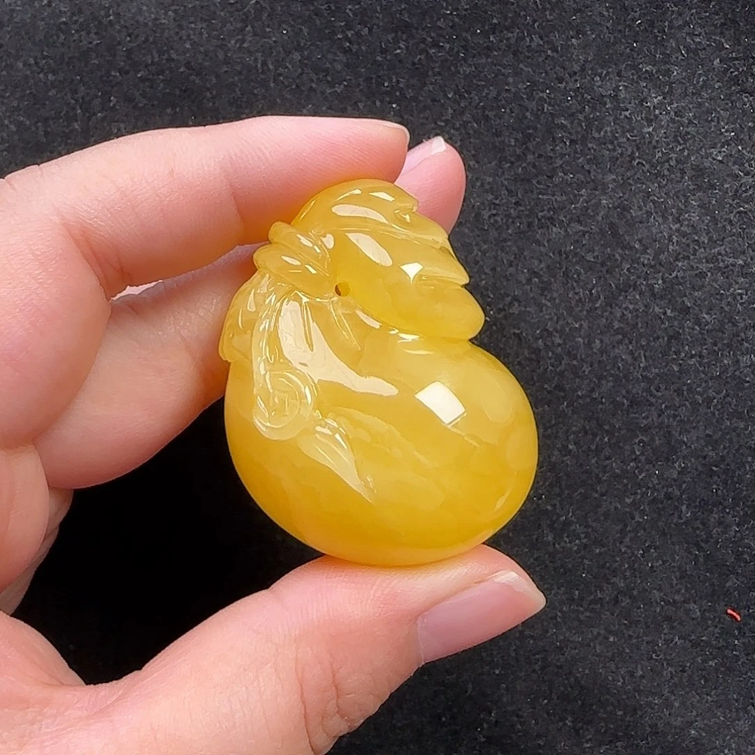 蜜蜡未镶嵌珠宝奇石