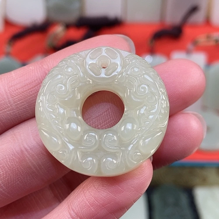 【闪购商品】颈饰未镶嵌和田玉