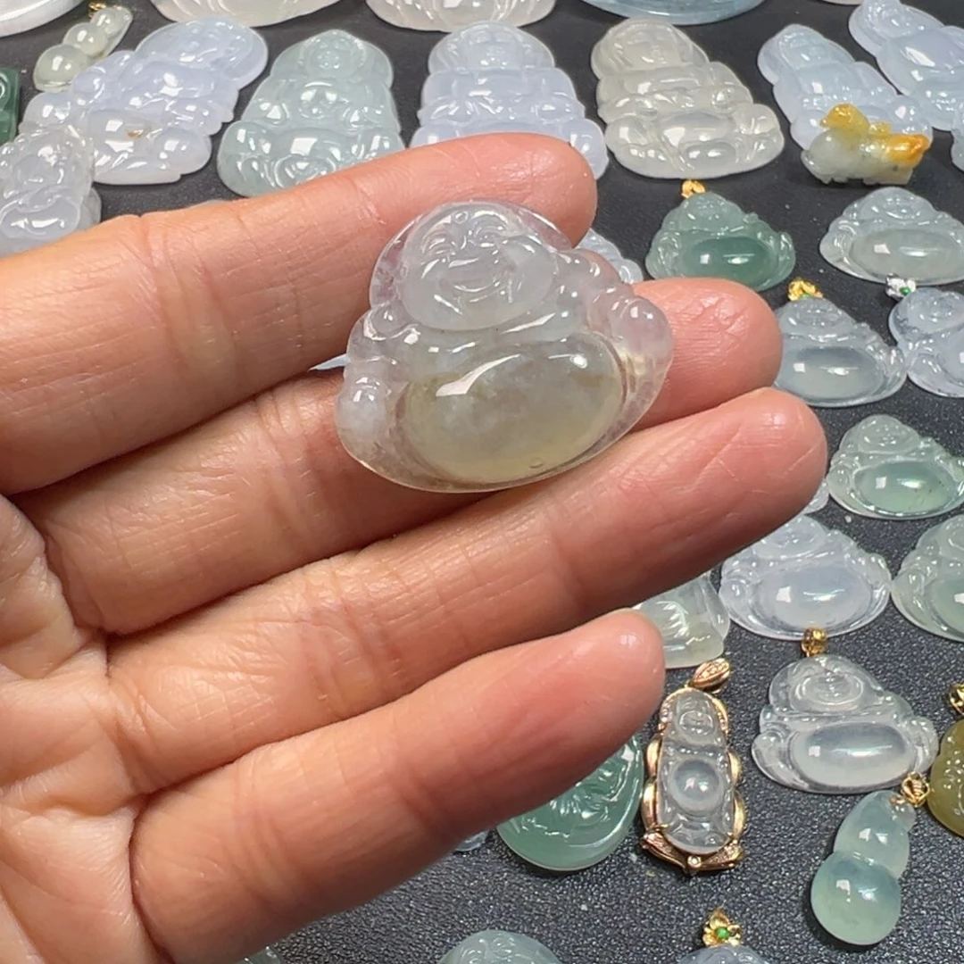 翡翠未镶嵌颈饰佛公