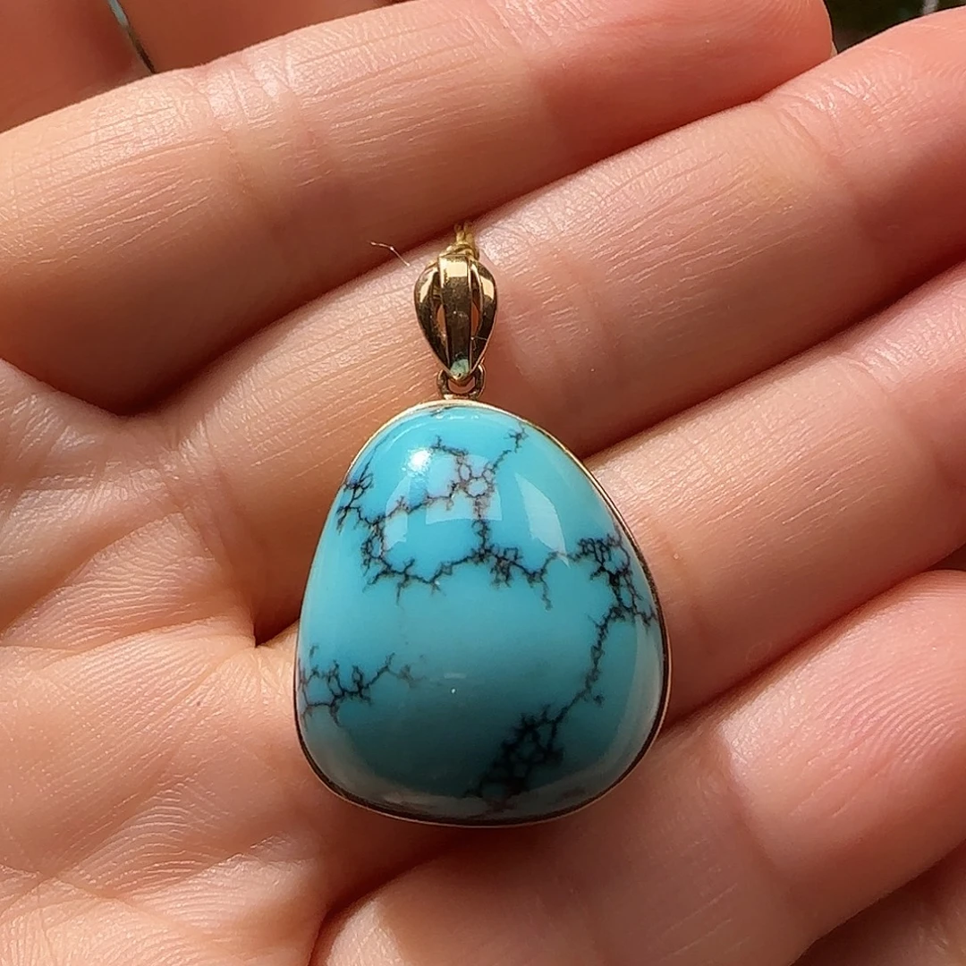 18K金镶嵌绿松石吊坠