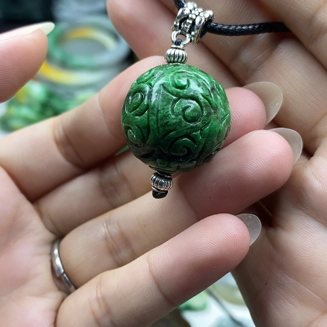 颈饰未镶嵌翡翠花球
