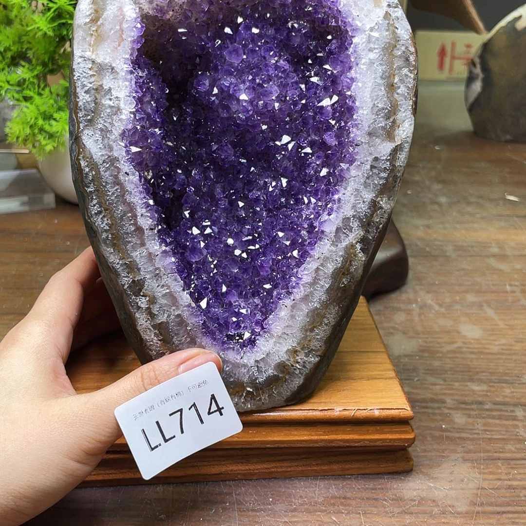 未镶嵌水晶大型摆件（非配饰）