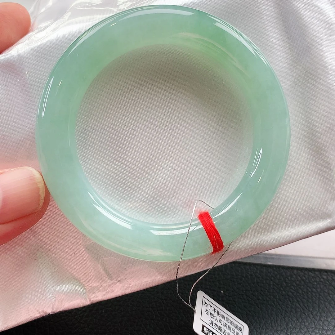 翡翠手镯未镶嵌天然翡翠手镯