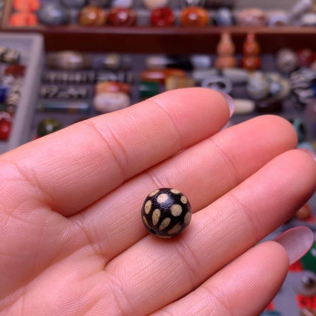 何***憾玛瑙/玉髓未镶嵌颈饰