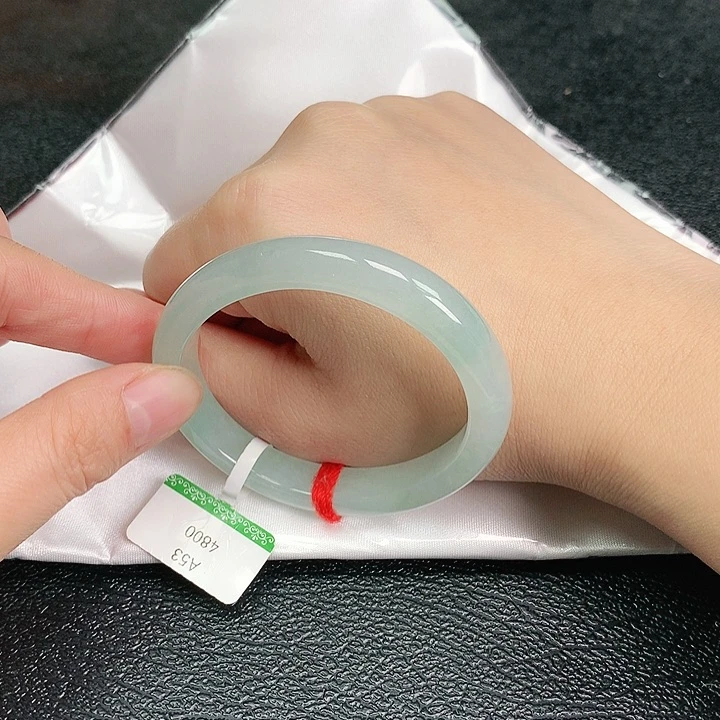 【闪购商品】翡翠手镯未镶嵌53贵妃