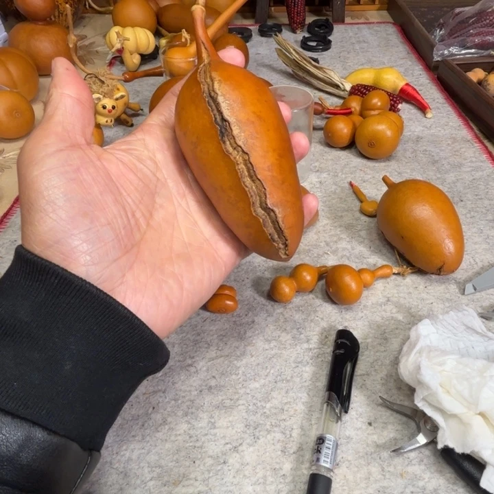 曾***经曾经的一把鸡心一把鸡心葫芦曾经