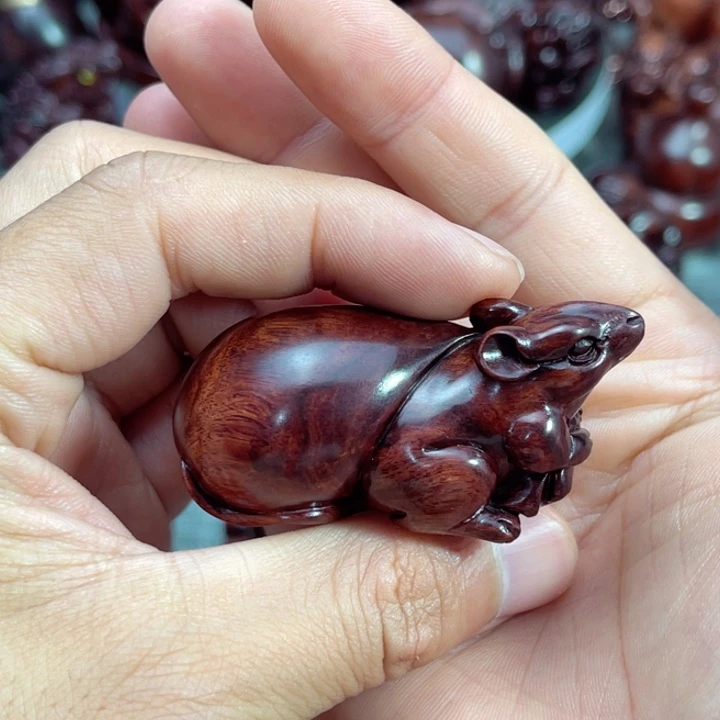 黄花梨/降香黄檀把件鼠钱