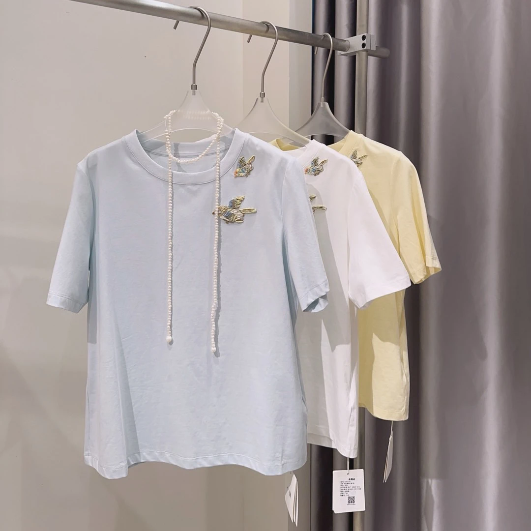 M1299 气质百搭花彩雀鸢钉珠圆领短袖T恤 衣长58 款号YX3161