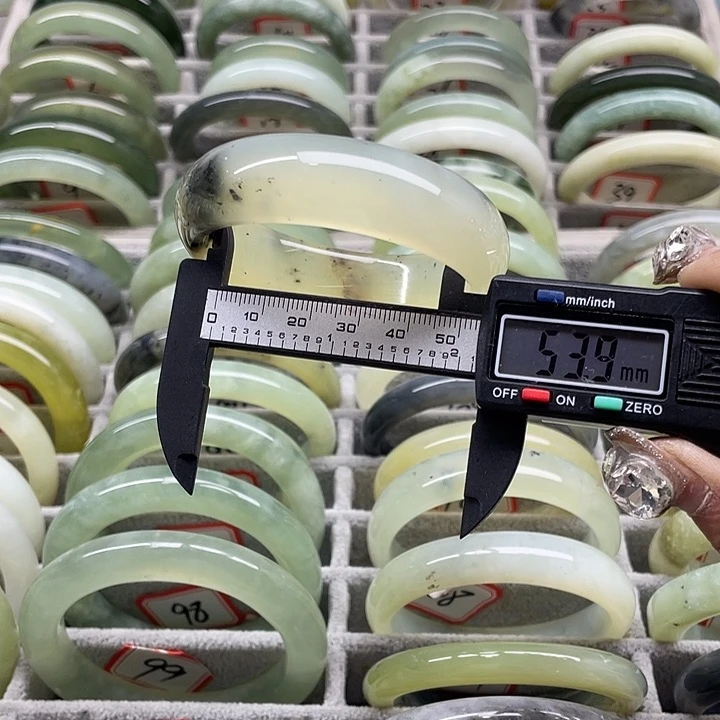 蛇纹石玉未镶嵌手镯100