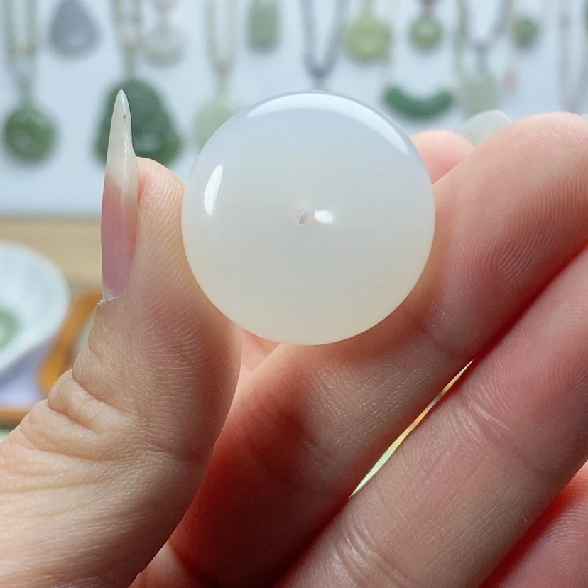 【闪购商品】颈饰未镶嵌和田玉