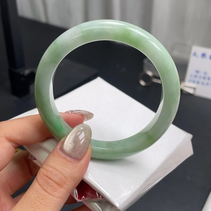 翡翠未镶嵌手镯55正圈