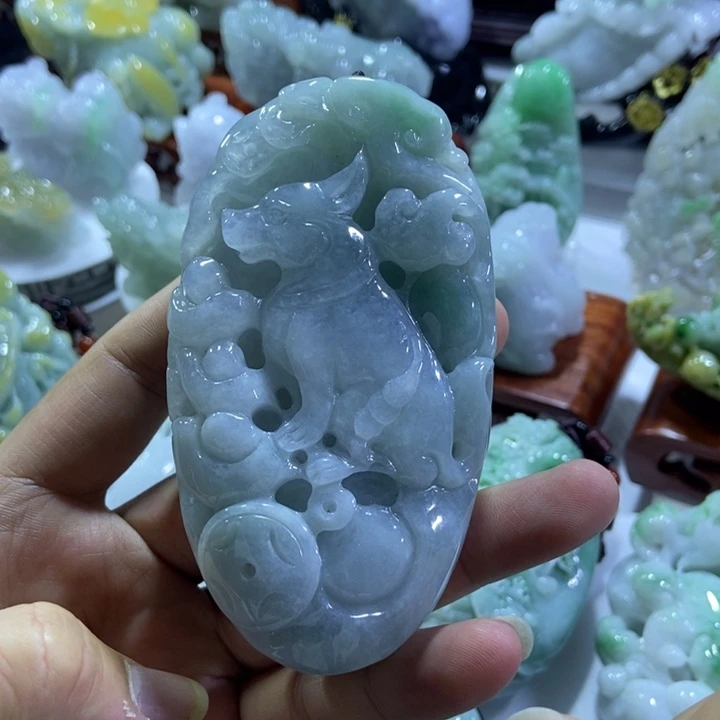 翡翠未镶嵌把件旺财