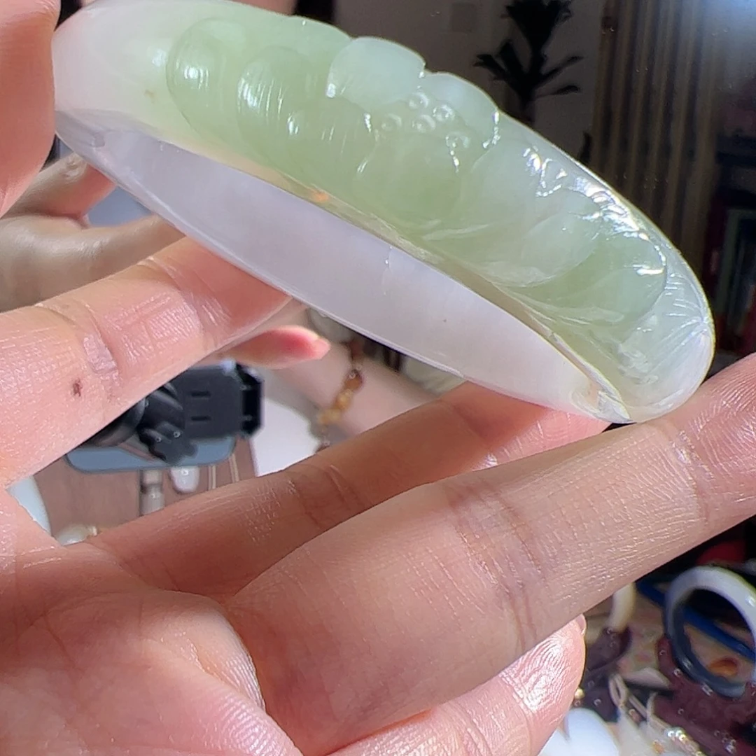 和田玉（翠青玉）未镶嵌手镯