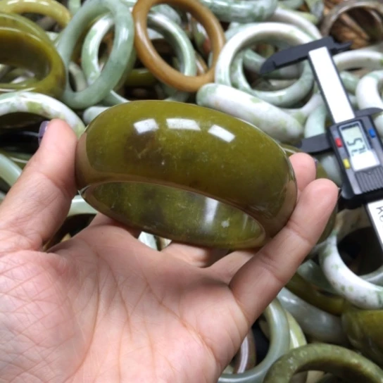 未镶嵌蛇纹石玉手镯小*