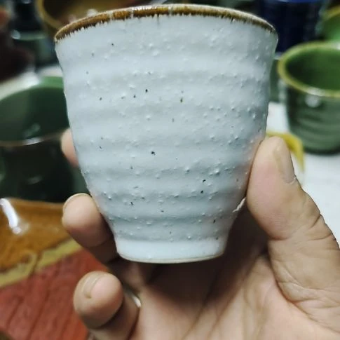 瓷片瓷片，各种摆件，均有瑕疵。沙锅！