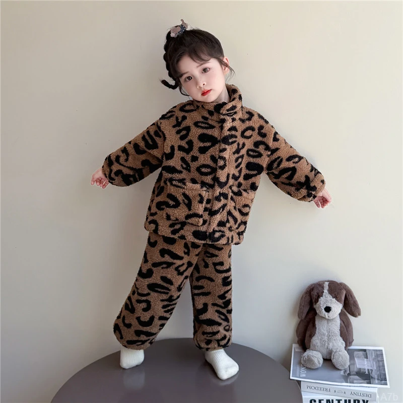 女童睡衣冬季儿童女孩珊瑚绒加厚保暖家居服女宝宝开衫豹纹套装冬