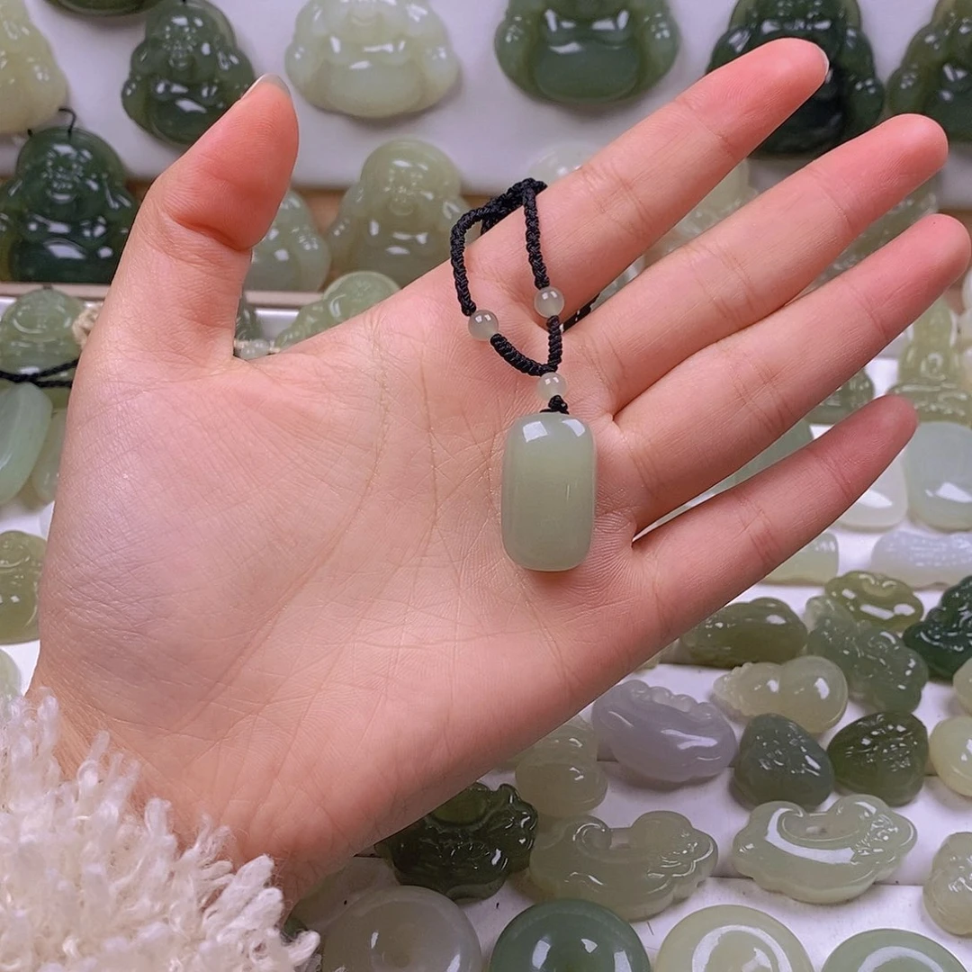 树***和田玉未镶嵌颈饰