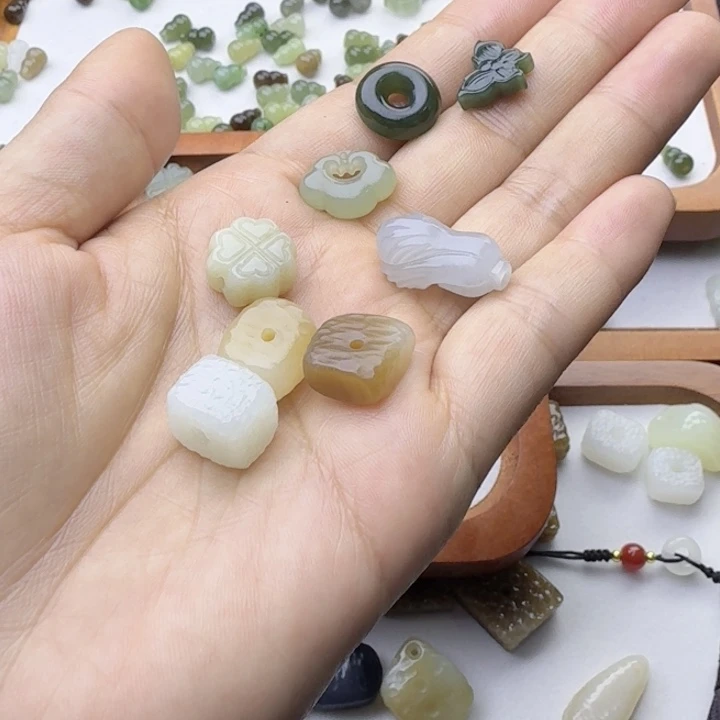 欢***姐和田玉未镶嵌挂件