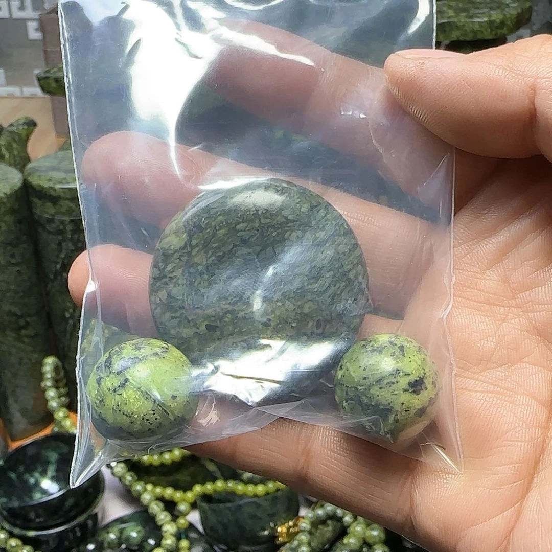 蛇纹石玉平安扣和珠子未镶嵌芹*～