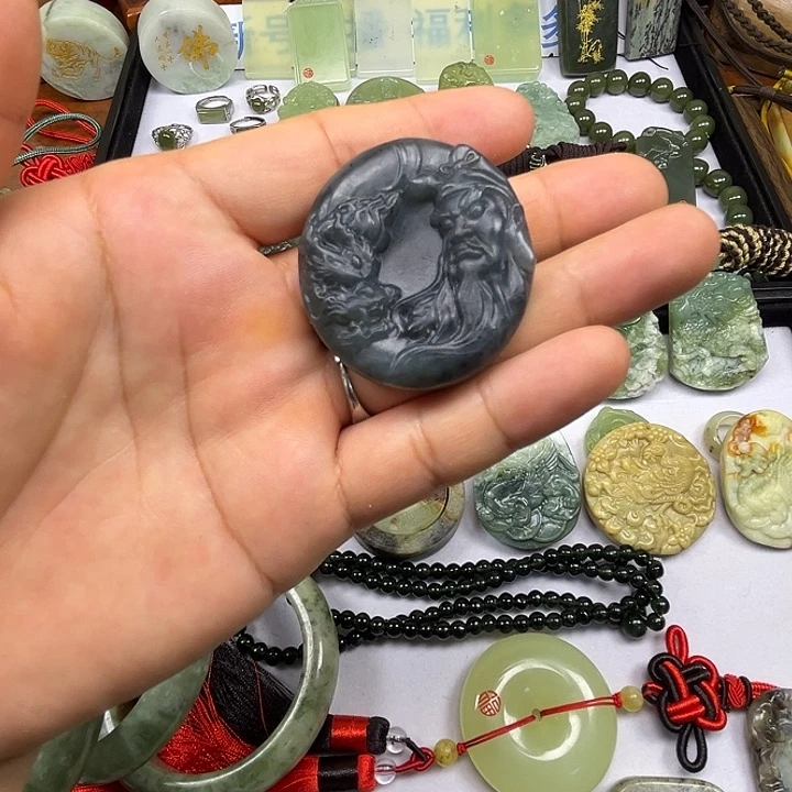 岫玉未镶嵌吊坠(赠链)