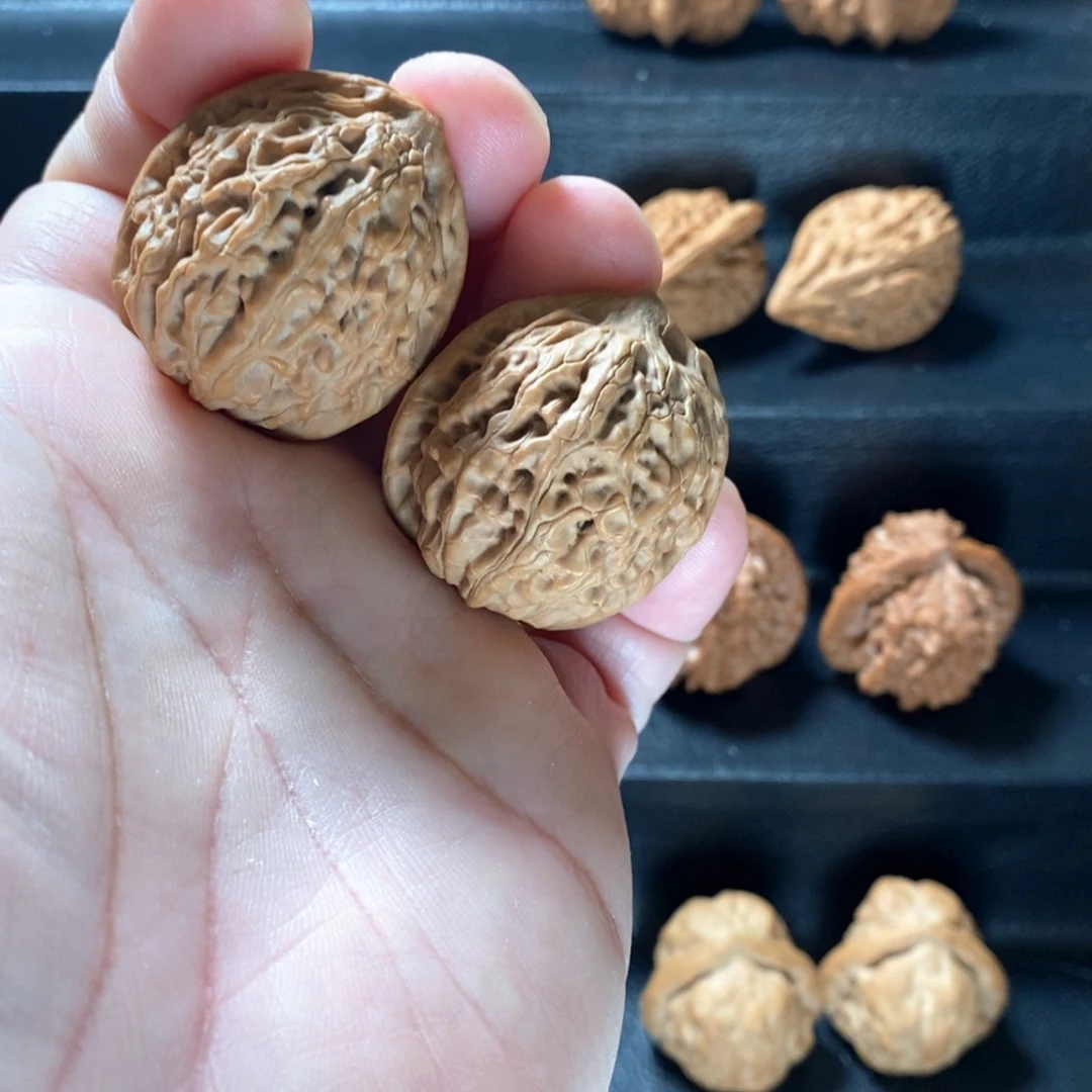 桃核把件原生态泰山狮子头35