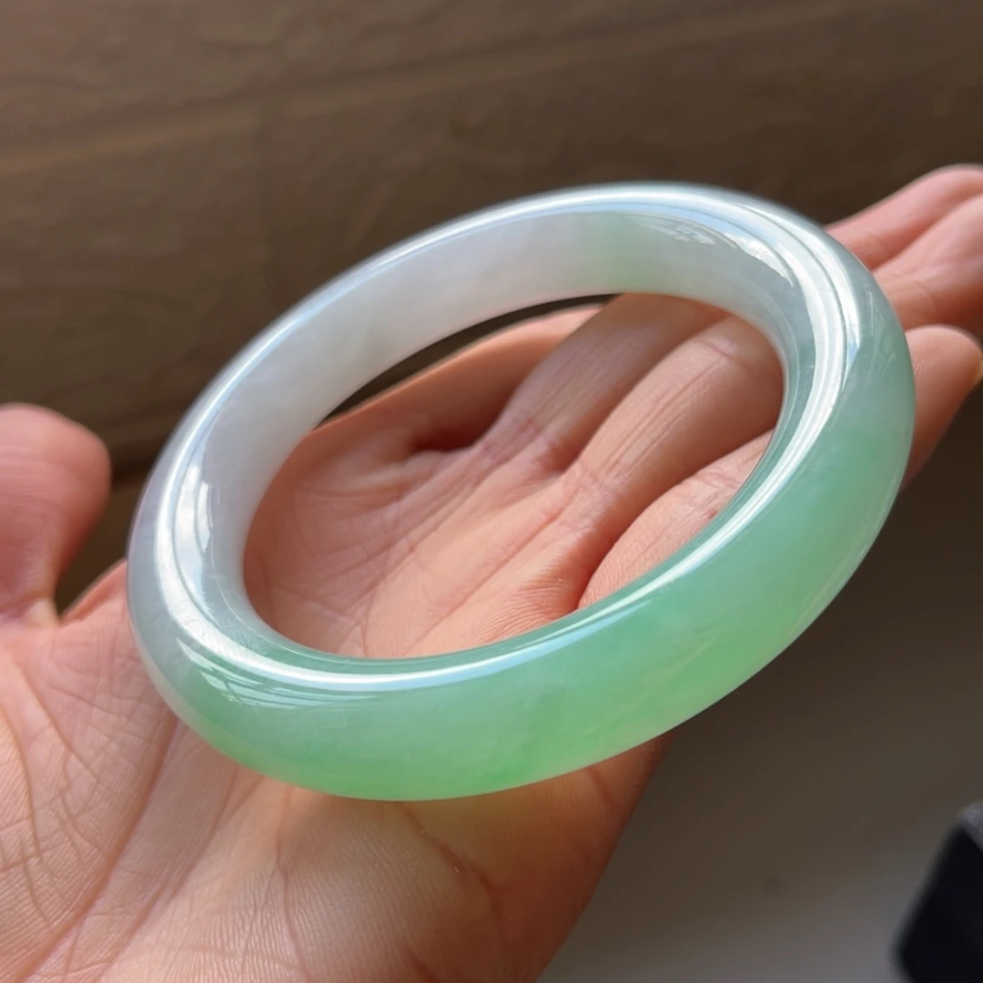 翡翠手镯未镶嵌56.6圈三天鉴赏期