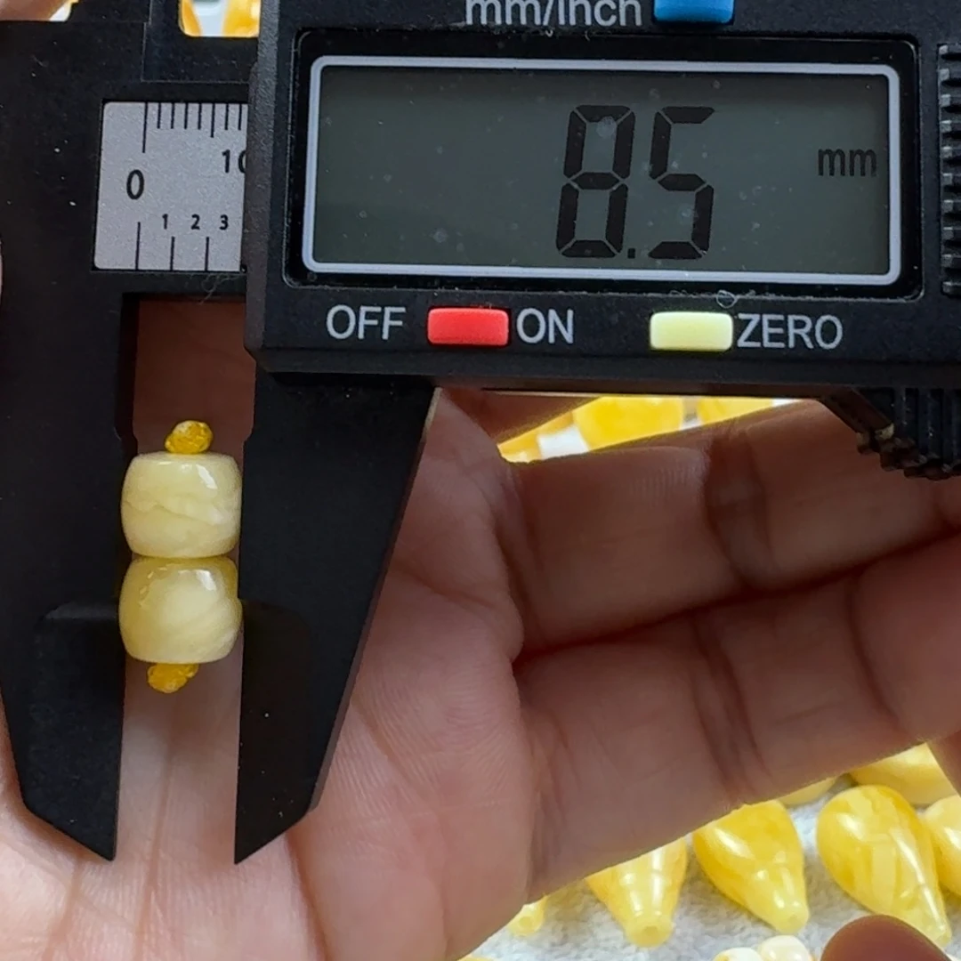 蜜蜡未镶嵌裸石13杂