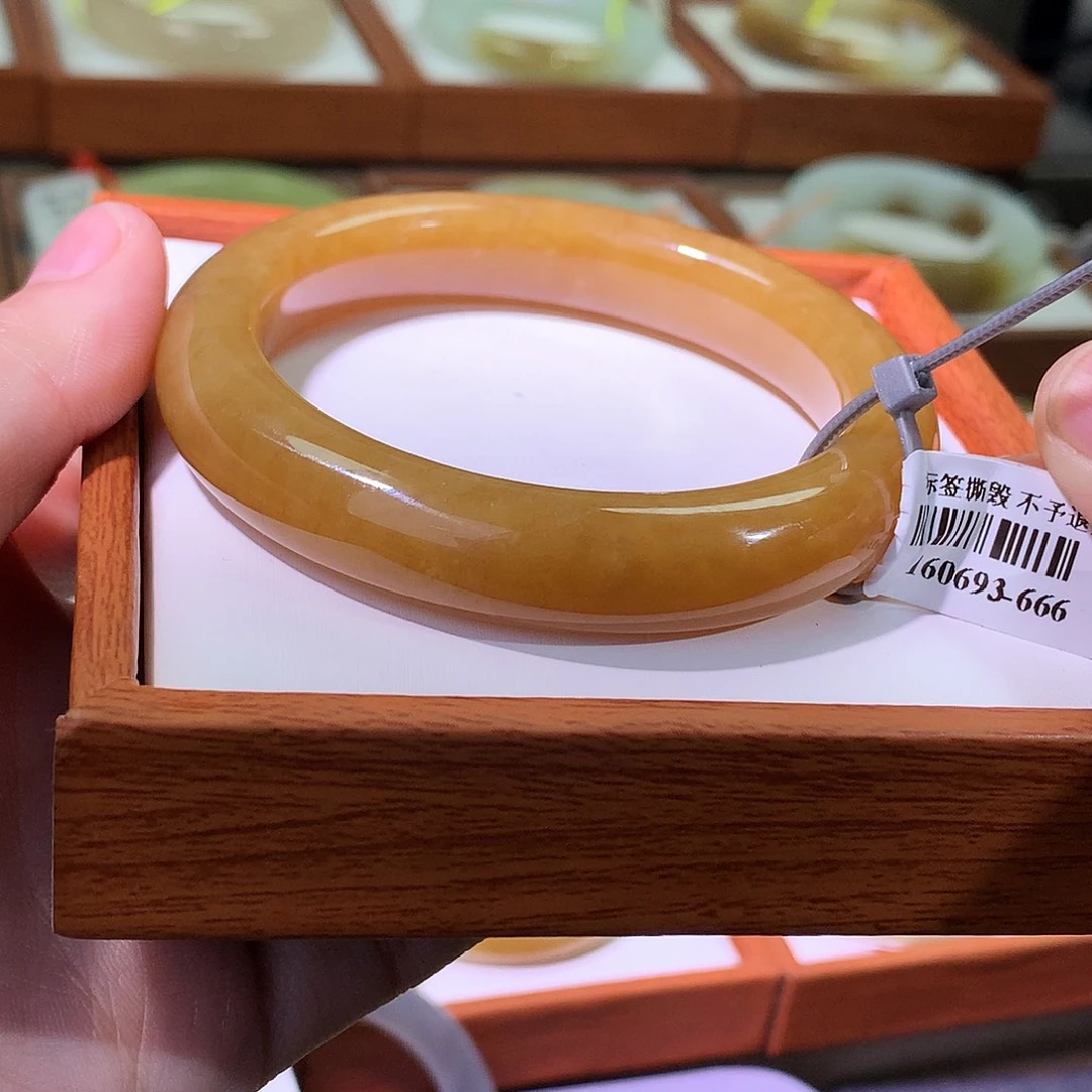 和田玉未镶嵌手镯57