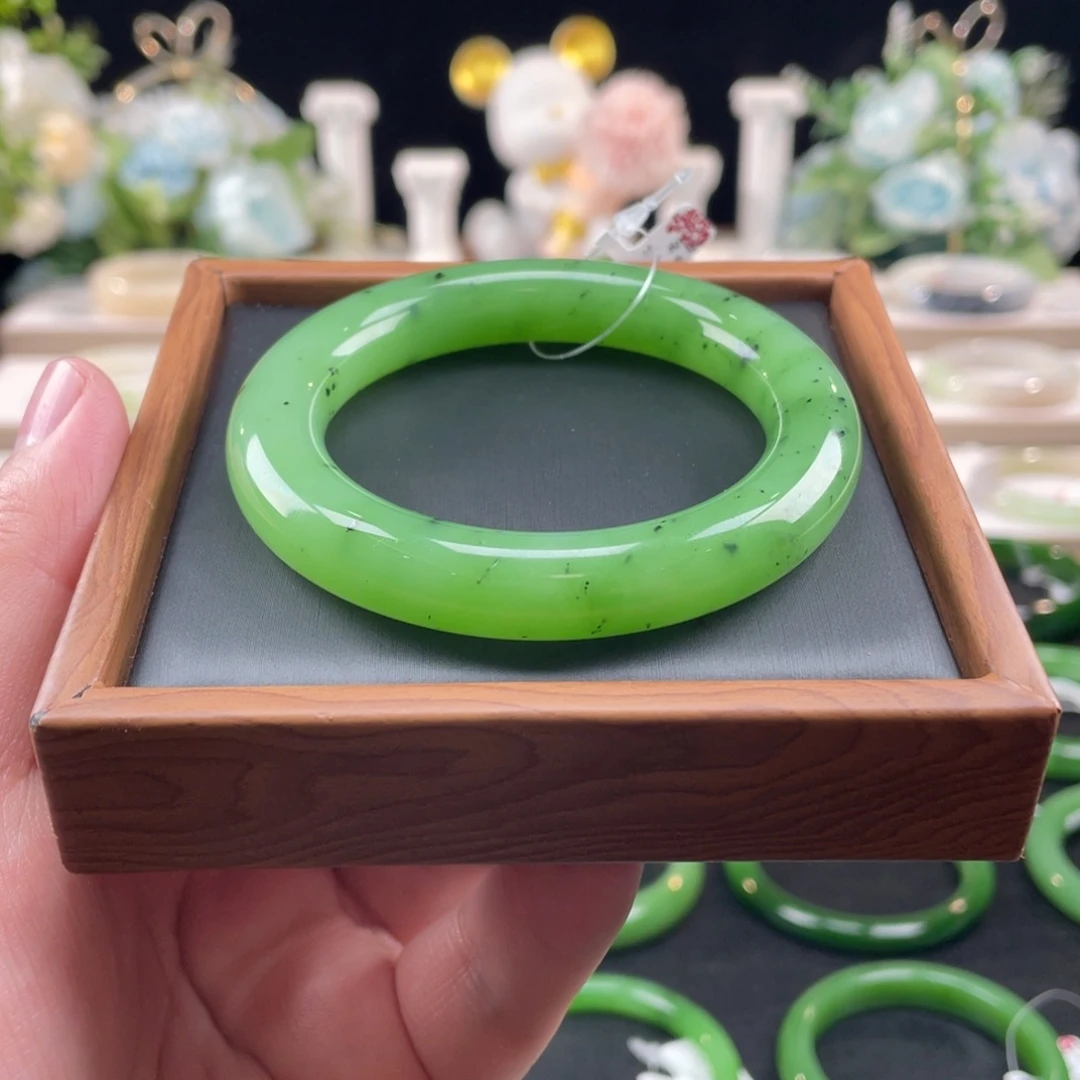 和田玉未镶嵌手镯俄碧苹果绿54+