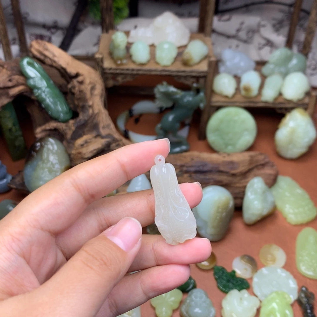 和田玉未镶嵌挂件