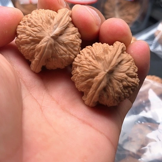 文玩核桃把件嫩白