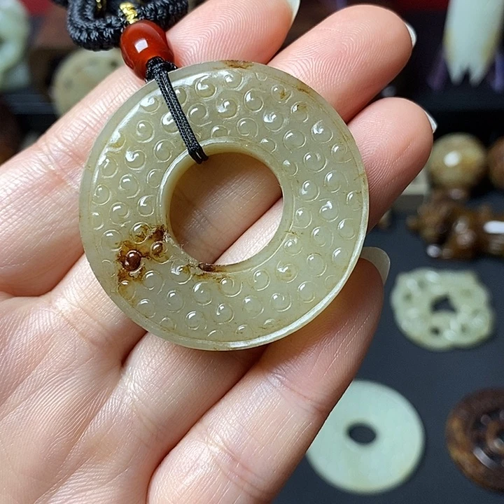 禾***禾和田玉（糖玉）未镶嵌颈饰