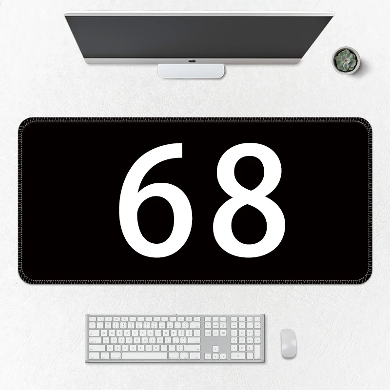 老何专属【68号】动漫鼠标垫超大号办公电脑桌垫游戏电竞加厚锁边