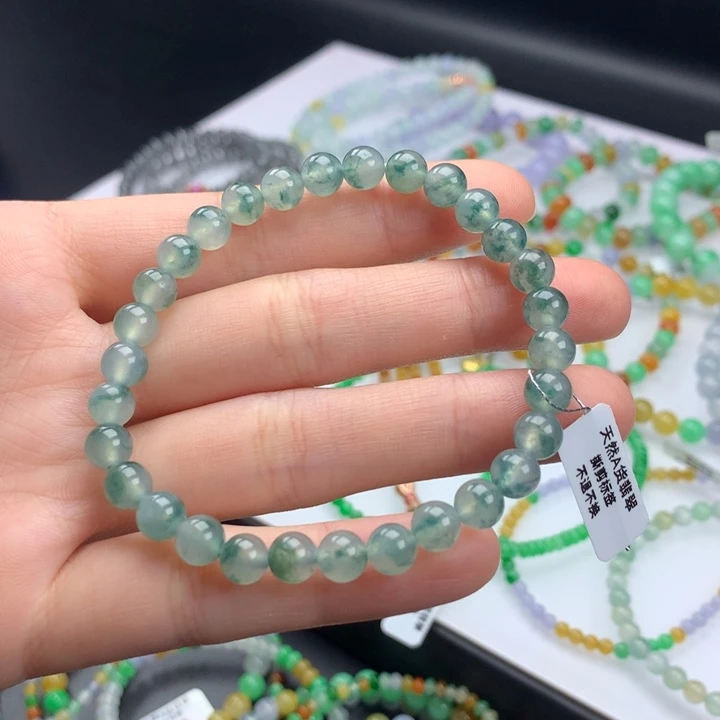 翡翠手镯未镶嵌卡