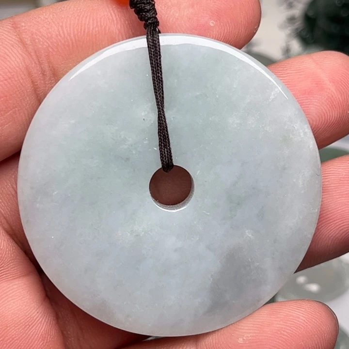 翡翠未镶嵌颈饰平安扣
