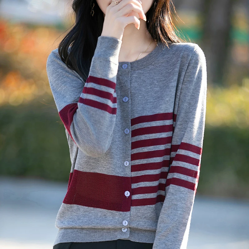 春秋细羊毛开衫圆领宽松显瘦短款秋冬条纹长袖针织衫简约休闲外套