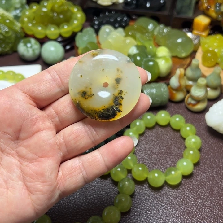 未镶嵌蛇纹石玉手链
