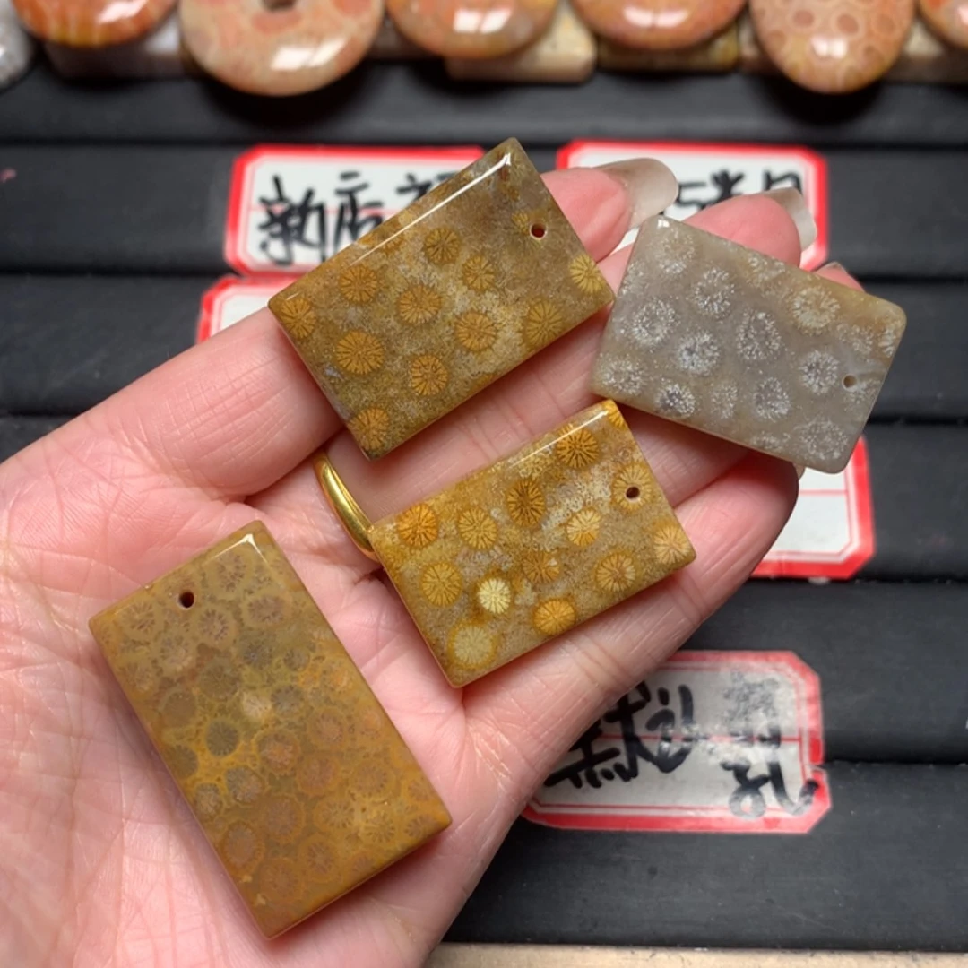 【闪购商品】硅化玉颈饰未镶嵌念***?