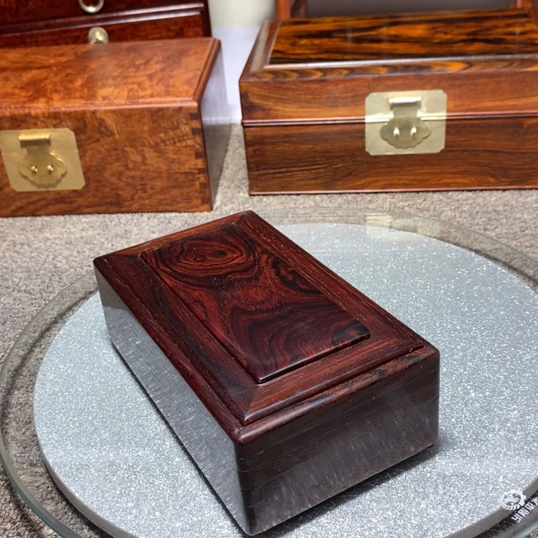 微凹黄檀（南美大红酸枝）